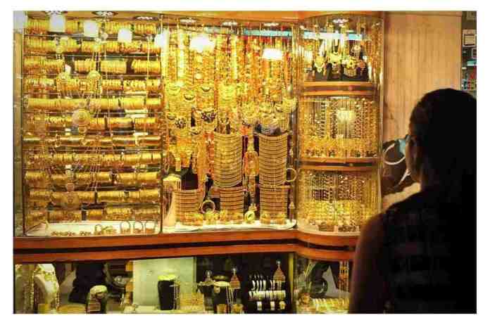 
Gold Price Update 10 June: Sona khareedaron ki masti, 60 hazaar se bhi kam mein 10 gram gold khareedne ka sunehra mauka.